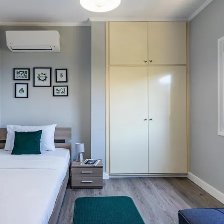 Peale's 2-bedroom In Mackenzie Apartman *