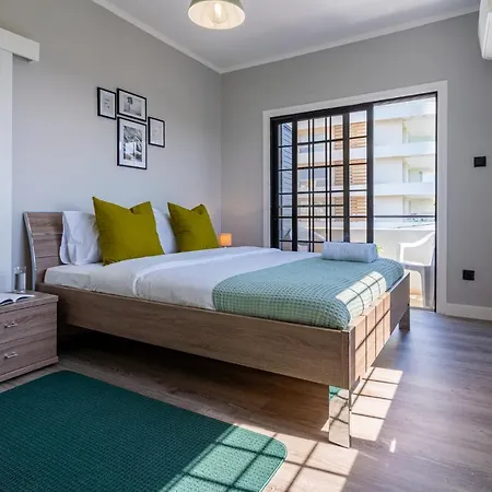 Peale's 2-bedroom In Mackenzie Apartman Lárnaka