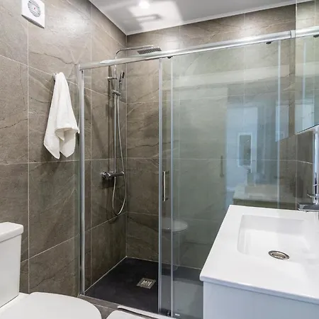 Peale's 2-bedroom In Mackenzie * Larnaca