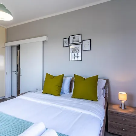 Peale's 2-bedroom In Mackenzie Апартаменты *